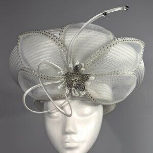 BEN MARC INTERNATIONAL HAT: White on White. CHURCH SERVICE OR KENTUCKY DERBY!